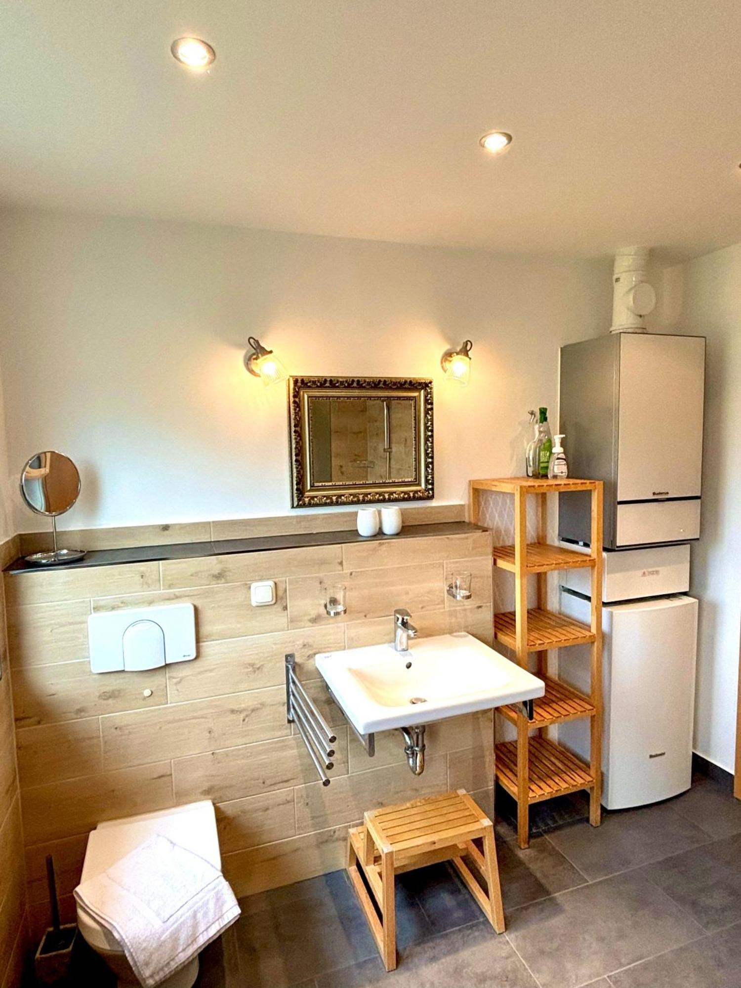 Komfortables Reetdachferienhaus Hasel 1 Puddemin 외부 사진