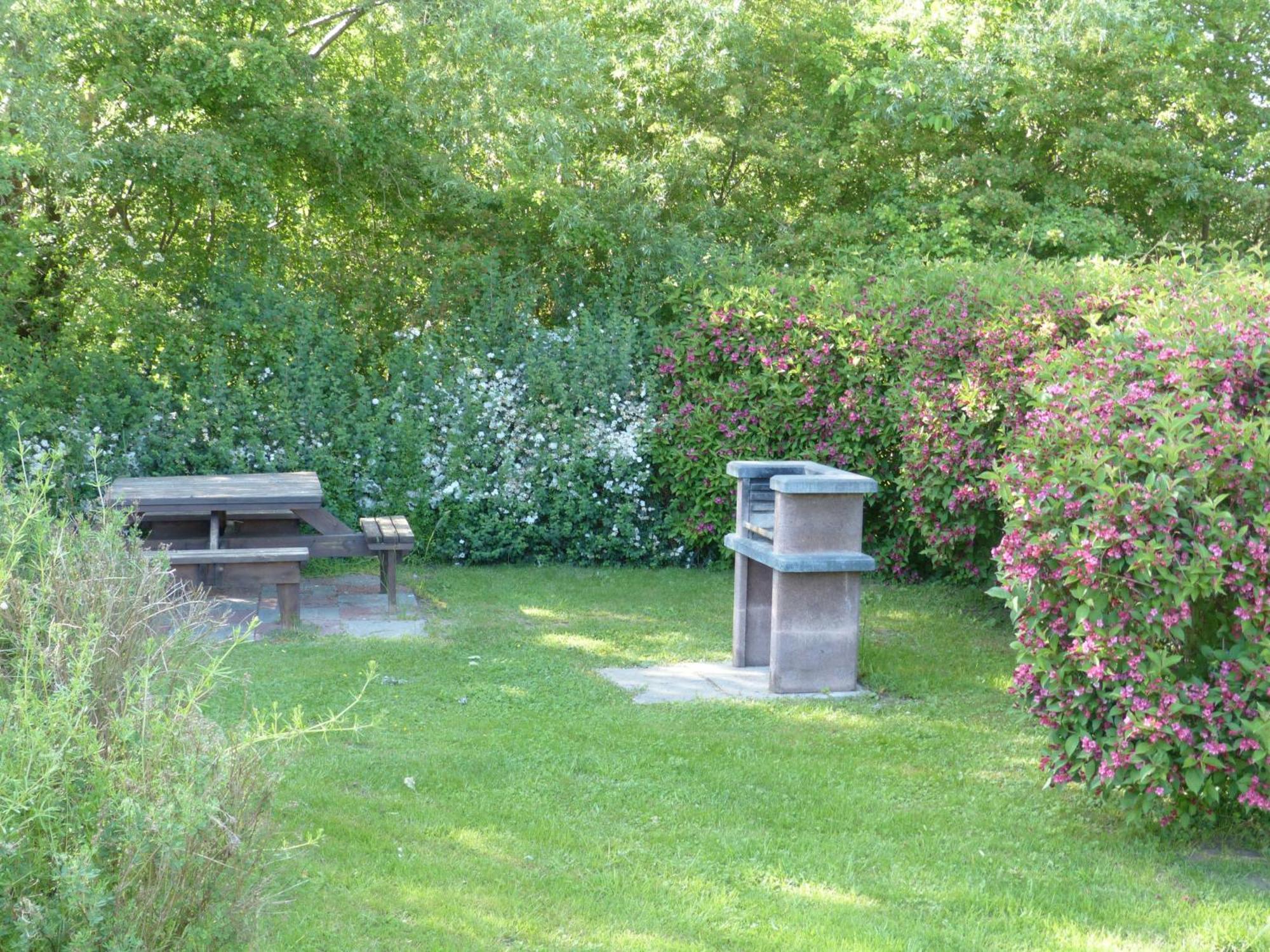 Komfortables Reetdachferienhaus Hasel 1 Puddemin 외부 사진